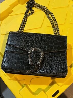 Black Croc-Embossed Chain Crossbody Bag with Decorative Buckle